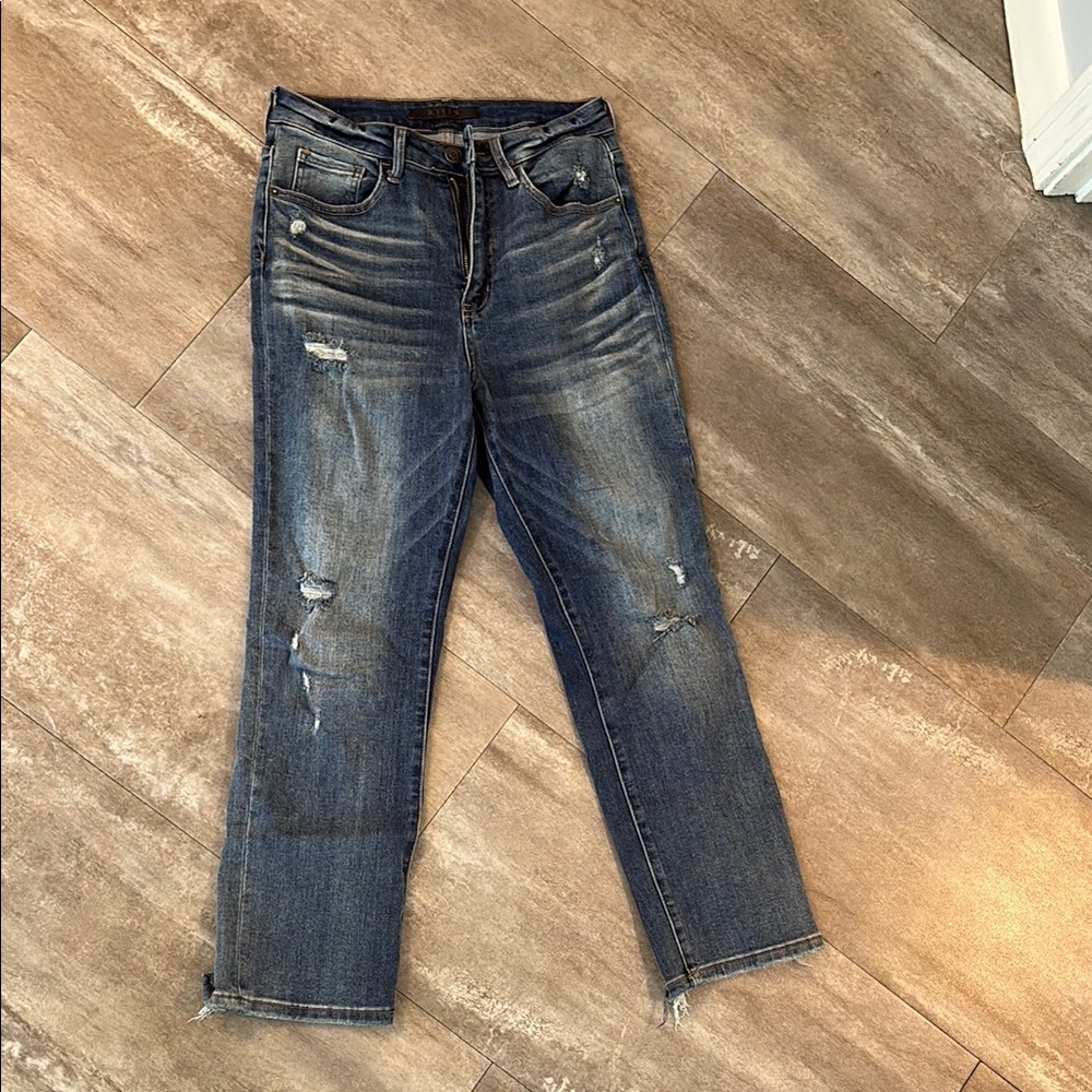 Trendy Blue Distressed Ankle Jeans